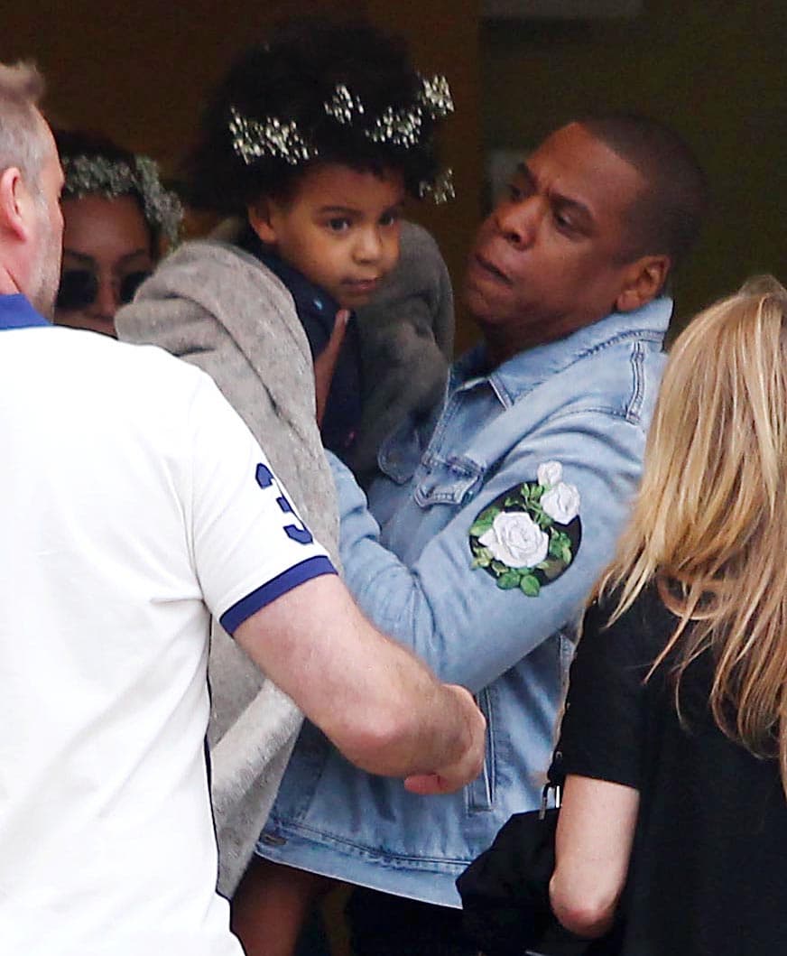 Beyoncé y Jay Z reaparecieron durante un paseo familiar en los Hamptons.