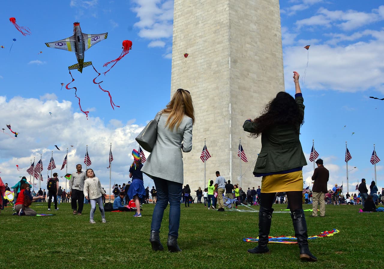 Aunque se calcula que su prevalencia es de 11%, esta podría ser mayor: un 
<a href="https://www.nichd.nih.gov/about/org/diphr/od/research/endometriosis">estudio</a> del Instituto Nacional de la Salud Infantil y Desarrollo Humano encontró que una décima parte de las mujeres que examinaron tenían la enfermedad y no lo sabían. Este hallazgo sugiere que 
<b>el número de mujeres estadounidenses con endometriosis puede exceder las estimaciones de cinco millones</b>.