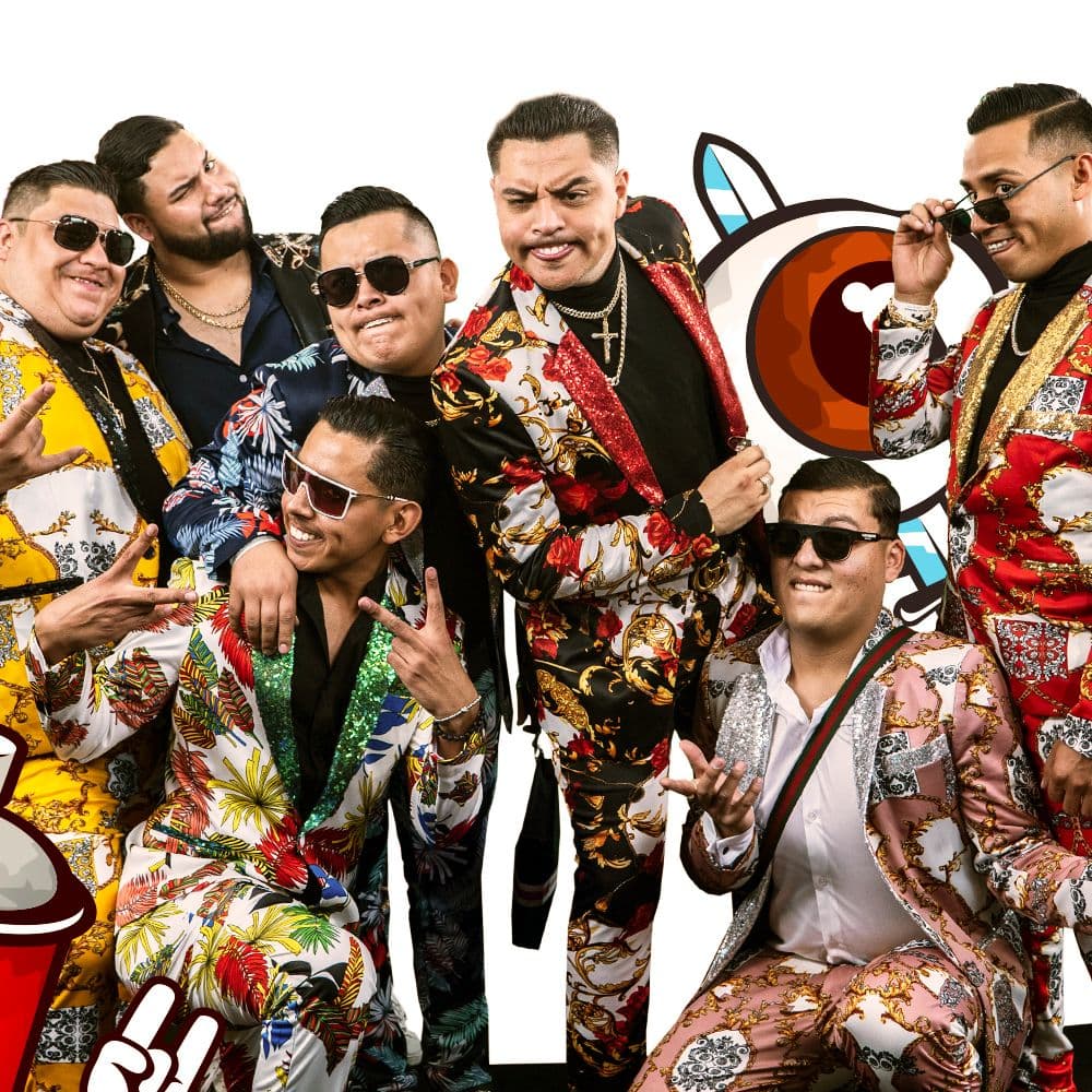 <b>Grupo Firme</b> también será parte de la fiesta, sus integrantes estarán como presentadores y además actuarán en el escenario.