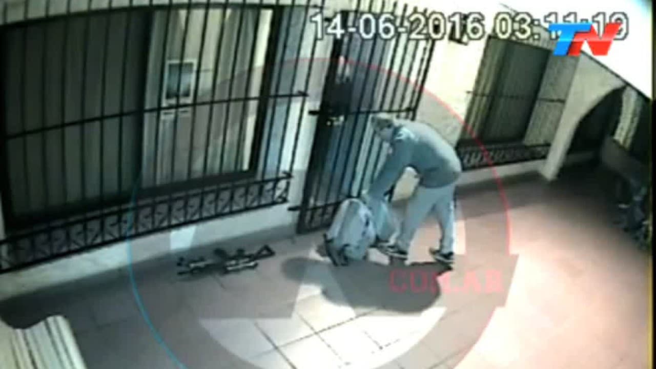 Bolsos con dólares, monjas cómplices y un exministro que finge locura: los ingredientes de novela de la política argentina