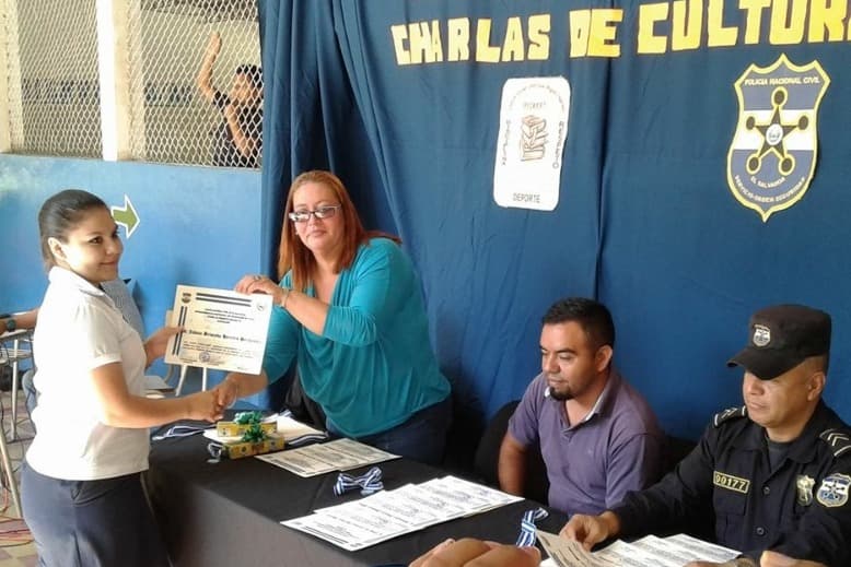 Viajó a EEUU para celebrar una Navidad tranquila y murió baleada por pandilleros