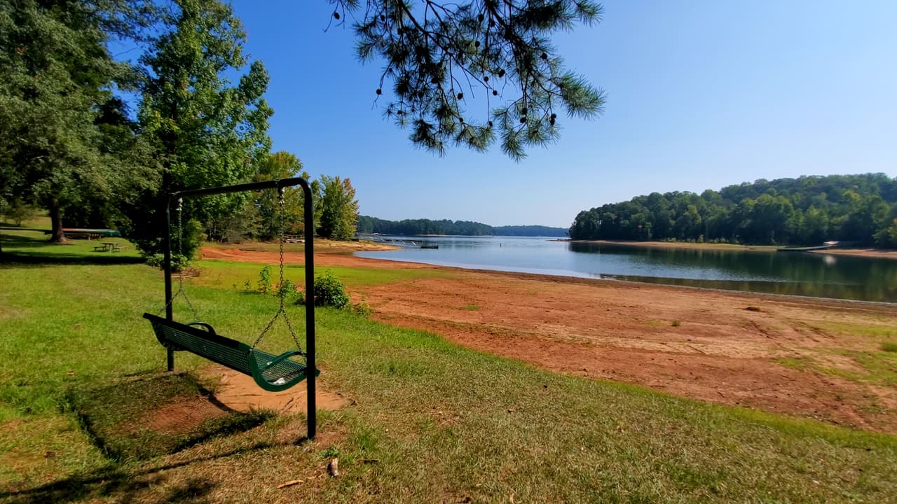 En el parque encontrarás además zonas tranquilas para descansar y pasar la tarde.