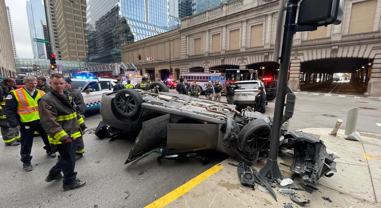 Cuatro mujeres quedan heridas tras aparatoso choque en centro de Chicago