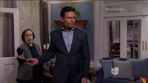 Su mal humor se debe a que Julia no lo ama, pues sabe que ella sigue enamorada de Arturo.