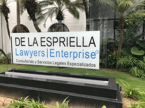 Fachada bufete de De la Espriella en Barranquilla, Colombia.