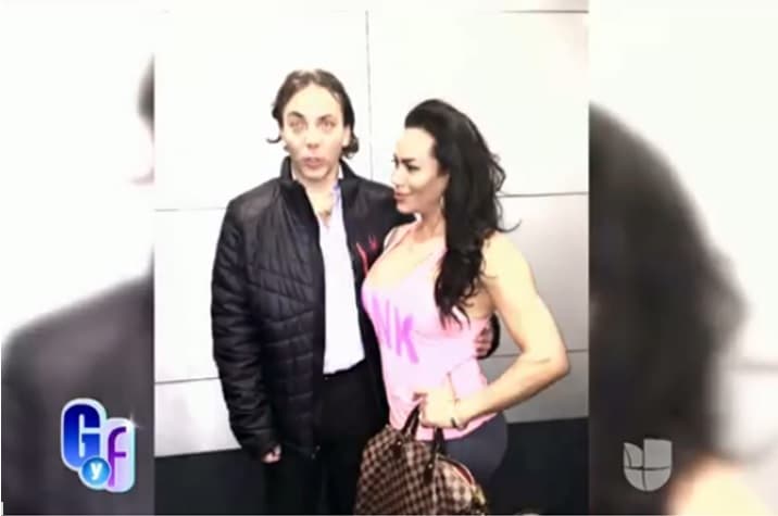 Y aunque en las fotos se mira a Cristian abrazando a Melissa, él negó todo sobre las declaraciones y lo tomó con humor. Por cierto, recordemos que el año pasado el cantante también hizo de las suyas.