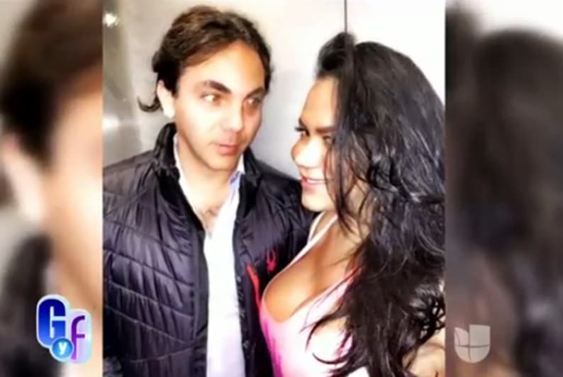 Además, se difundieron estas fotos, en donde el cantante se nota muy atento a los movimientos de Melissa. Según las versiones, todo esto pasó en Las Vegas.