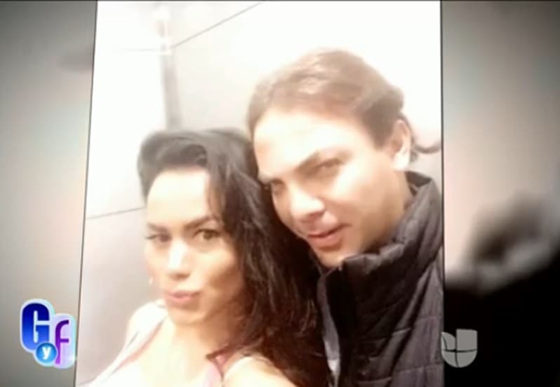 Hace unas semanas, otras polémicas fotos del 'Gallito' fueron reveladas. Un travesti de nombre Melissa, aseguró que el artista le había pagado $600 dólares para tener un encuentro. Las imágenes comenzaron a circular por todos lados.