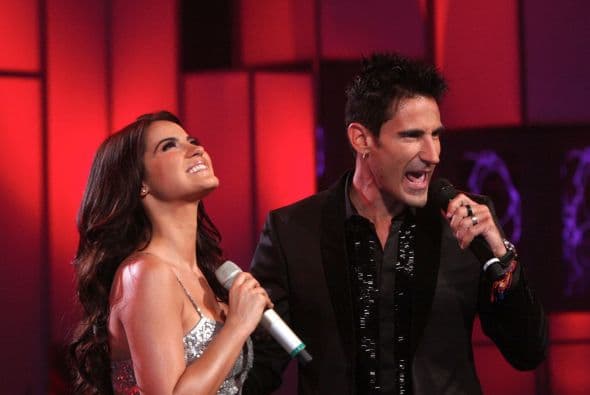 Aunque se dedicó a las telenovelas por un tiempo en 2013 regresó a la música con el disco "Eclipse de luna".