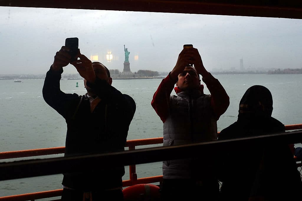 <a href="https://www.instagram.com/statueoflibertynyc/" target="_blank">Estatua de la Libertad - </a>Nueva York de noche