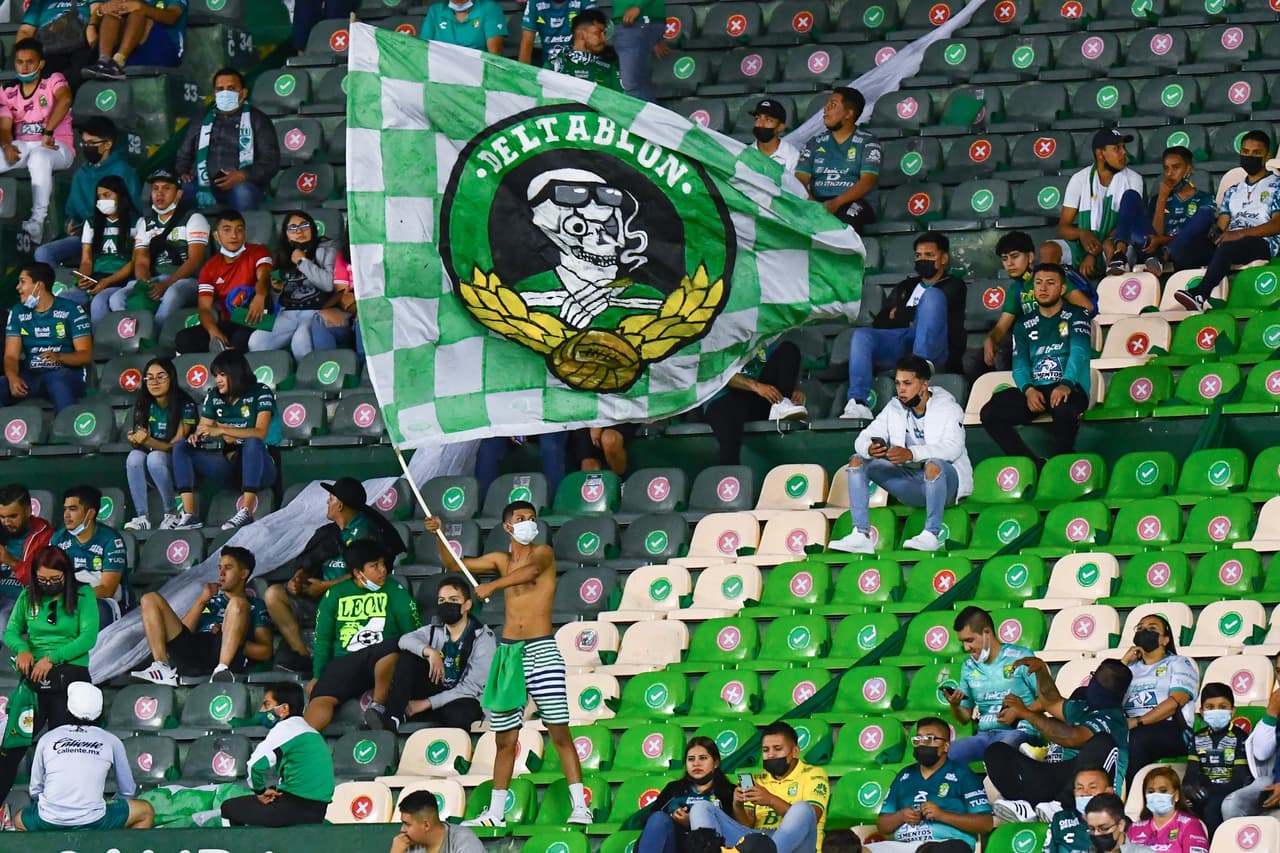El Estadio León se vistió de fiesta para recibir el juego de Vuelta de Semifinal con la ventaja para Tigres, que con el empate obtendría su boleto a Final.