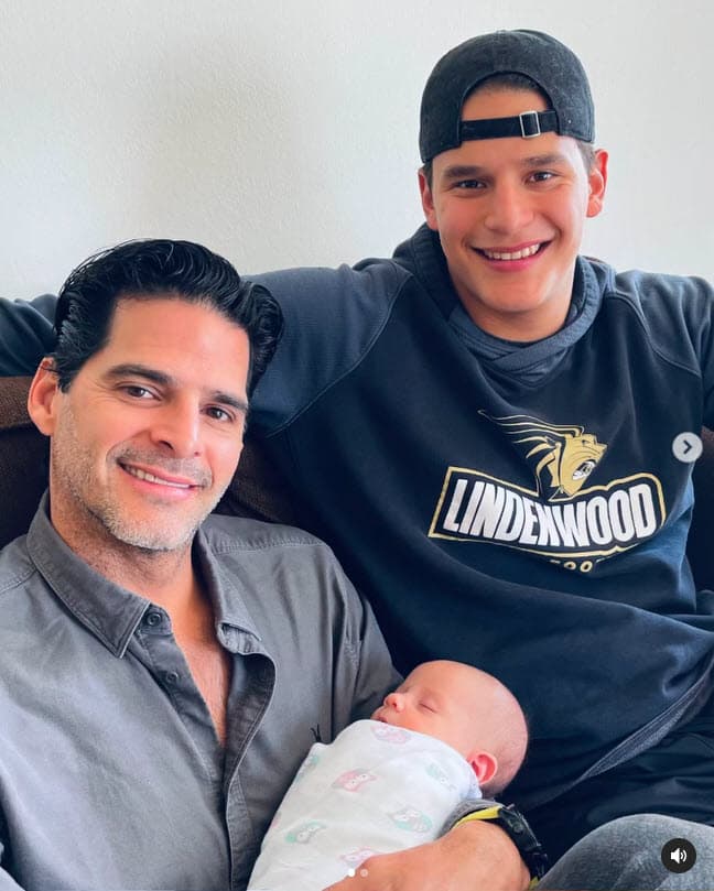 "Ahora que mi hijo José Eduardo la vive y me ha convertido en abuelo, 
<b>hay emociones y sentimientos que no es fácil expresar</b> con palabras, ¡Te amo!".
<br>