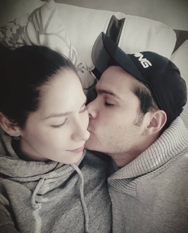 Está muy emocionado con su compromiso y espera muy pronto tener todo listo.