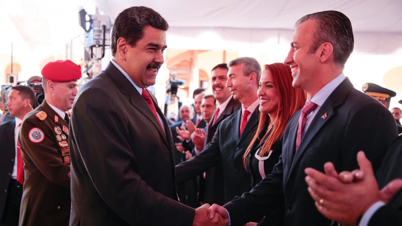 Maduro nombra a un chavista de línea dura como nuevo vicepresidente y reestructura su gabinete