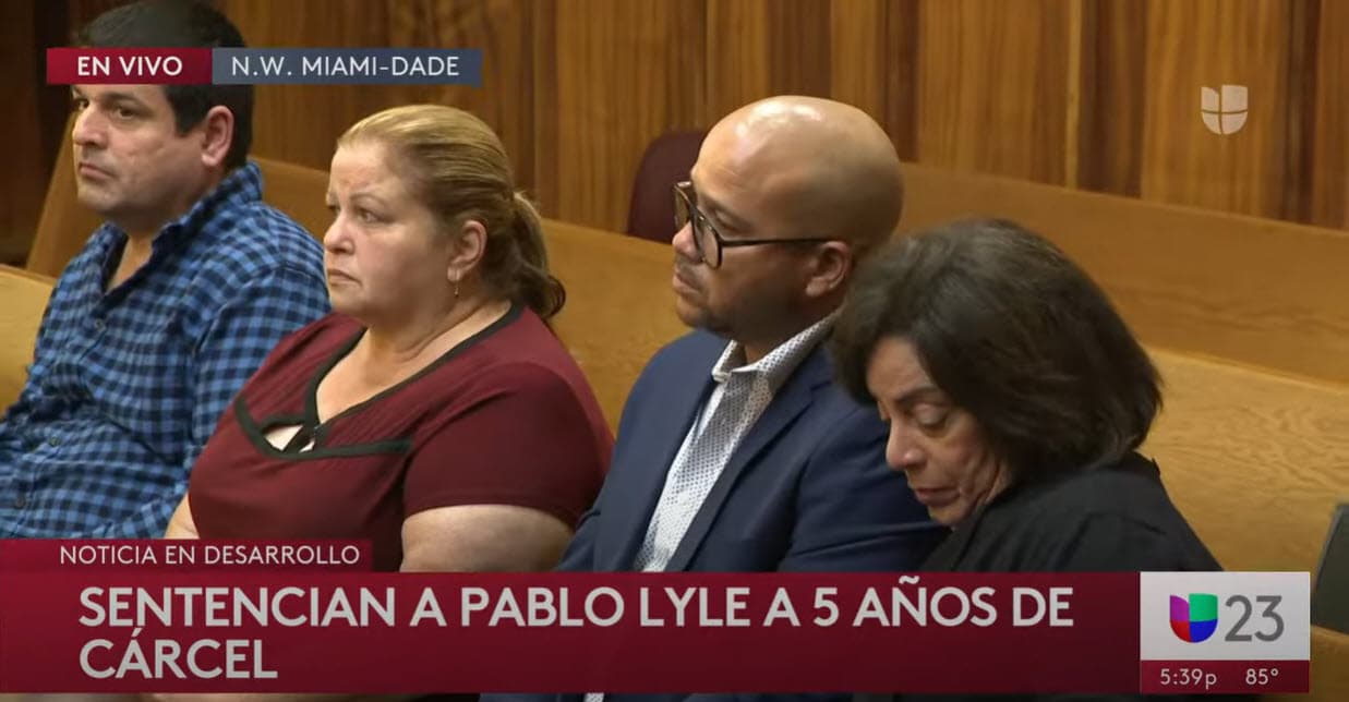 Por su parte, Juan Hernandez Jr., hijo de la fallecida víctima, se mostró triste por la pérdida de su padre.
<br>