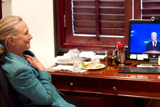 Una carta muy larga que le excribió a un ex, diciendo que lo extraña, (poco antes de que inventarán Facebook).
<br>