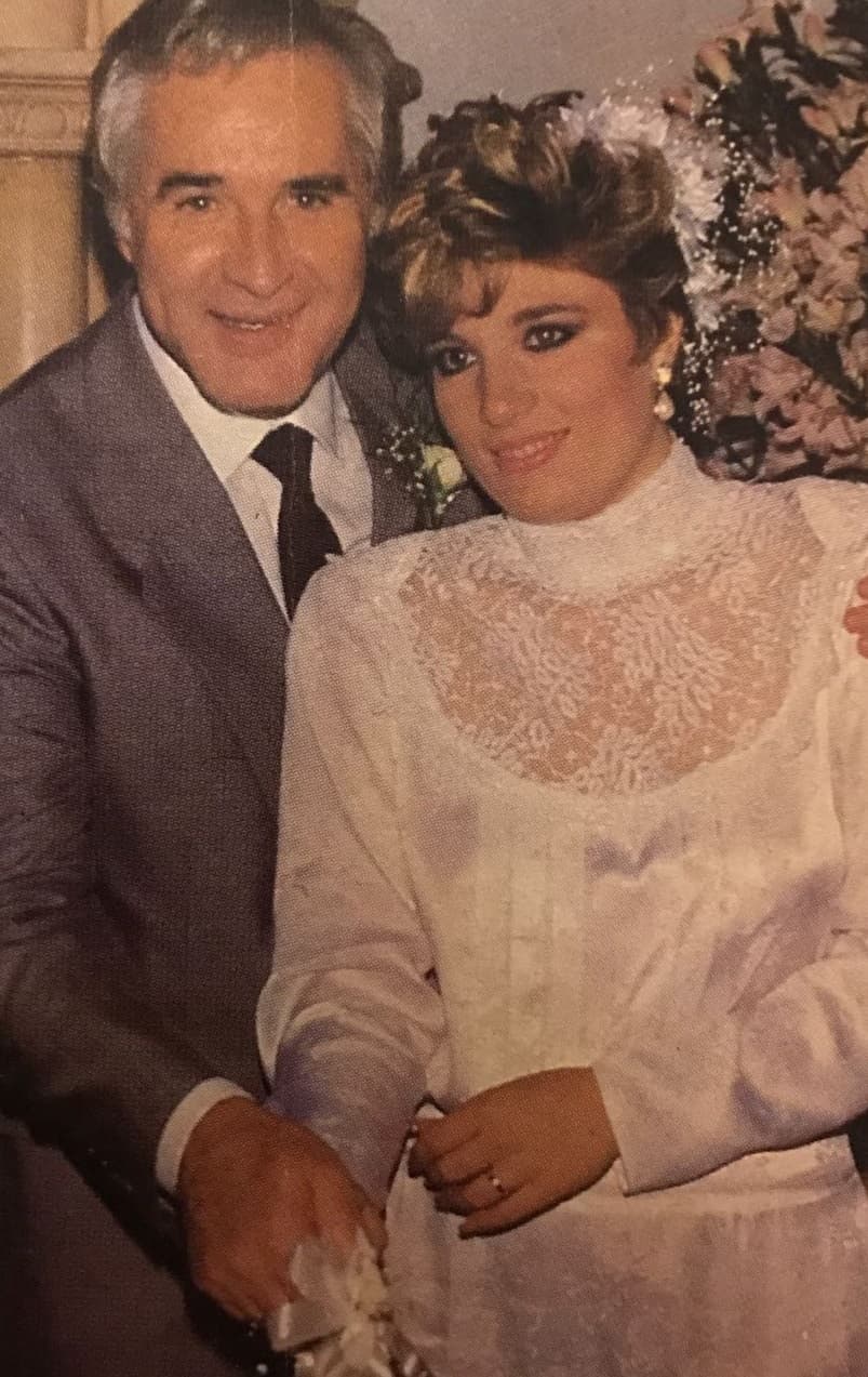 En 1987, Rogelio Guerra se casó con Maribel Robles, hija del actor español Germán Robles. Vivían juntos desde 1983.