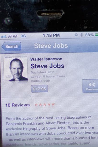 Cuando finalmente aceptó ser operado, el cáncer se había extendido y Jobs mintió abiertamente afirmando haberse "curado", mientras continuaba siendo objeto de tratamientos.