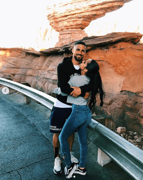 La parte que hizo pensar sobre posibles planes de boda fue la siguiente: "Estoy tan feliz de que dije sí a ser tuya. Recuerdo esa noche como si fuera ayer. Siempre te cuido y tú siempre me cuidas”, apuntó la nominada a seis categorías de Premios Juventud.