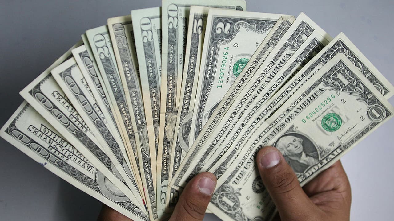 La organización Make the Road lanzó la página www.trabajadoresny.org para que los 
<a href="https://www.univision.com/local/nueva-york-wxtv/limitaciones-licencia-conducir-indocumentados-nueva-jersey-fotos">indocumentados que viven en el estado</a>, que perdieron sus trabajos por la pandemia y no calificaron para los cheques de estímulo ni para recibir los beneficios de desempleo, puedan registrarse y conocer cuándo solicitar esta ayuda, qué requisitos deben completar y cómo acceder al dinero.