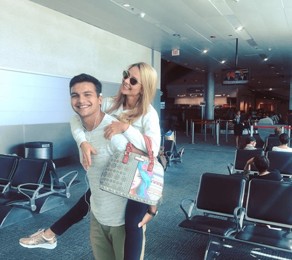 Así que Ximena Córdoba enfrentó la responsabilida de convertirse en madre y trajo al mundo a Samuel Echavarría, quien está agradecido con su madre por darle la oportunidad de vivir. "Al escuchar que mi madre decidió tenerme y darme la oportunidad de vivir se sentí importante, me sentí orgulloso porque sé que muchas mamás deciden abortar a sus hijos, deciden darlos en adopción. Sentí que mi mamá me quería desde el momento en que iba a tener un hijo", señaló Samuel.