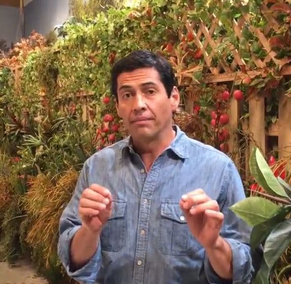 “Puede ser muy difícil para alguien quererse acercar a mí con fines románticos sabiendo que yo de entrada, pues voy a ser infiel. Y yo digo que no voy a ser infiel, porque ya te lo dije. No hay infidelidad, no hay promesa, ya te estoy diciendo”, puntualizó.