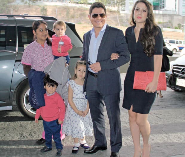 Juntos tienen tres hijos: Emiliano, Santiago y Bárbara.