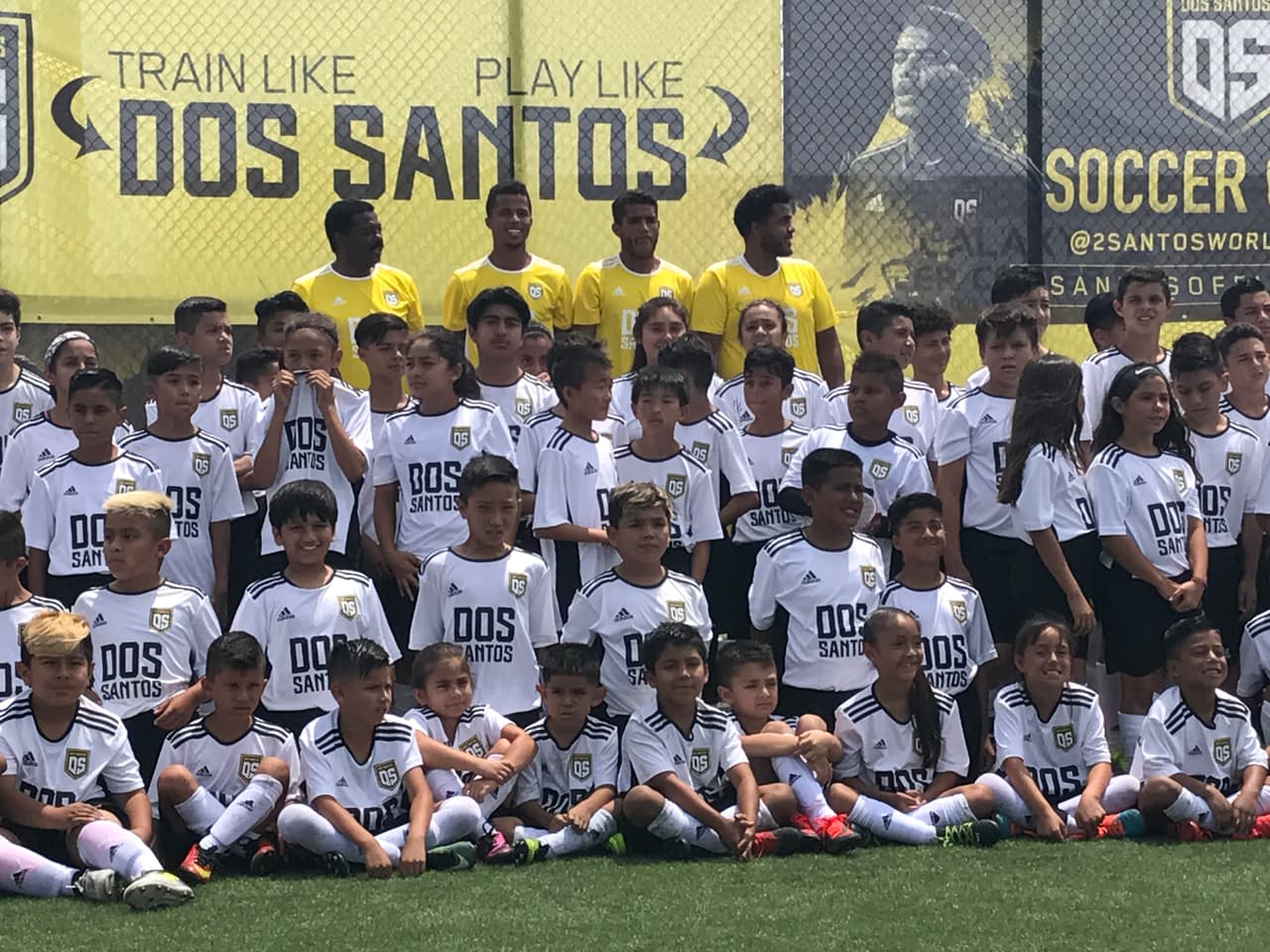 'Gio' y 'Jona' dos Santos abren en Los Ángeles su primer campamento infantil de fútbol