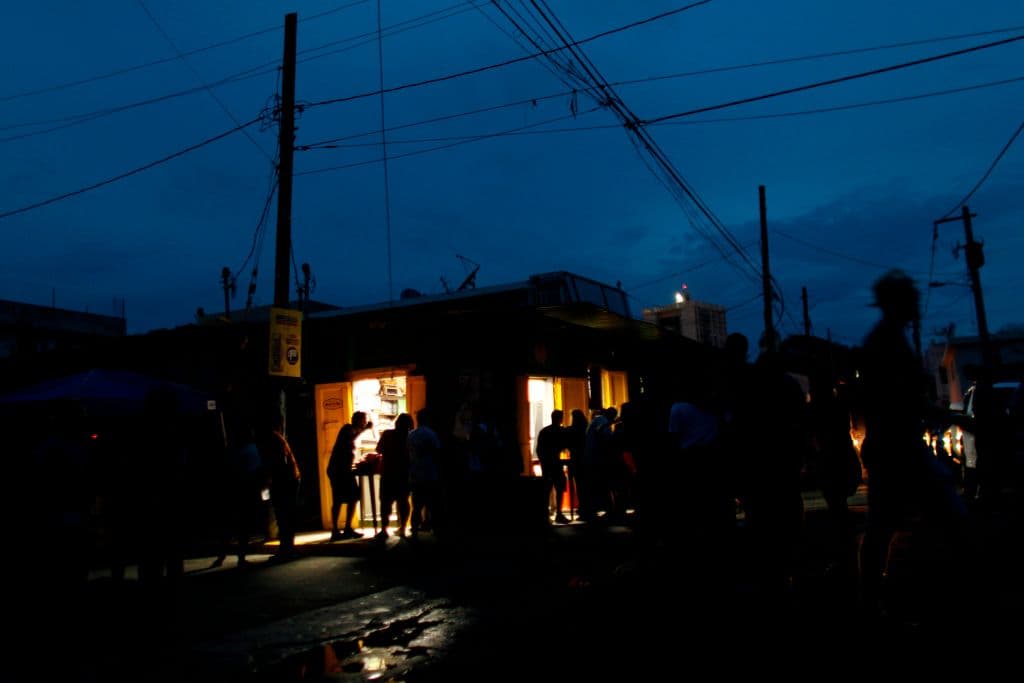 Gobernador disminuye horario de toque de queda y adelanta pago de la quincena a empleados públicos