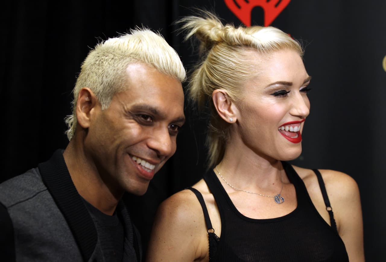 La cantante comenzó a salir con el bajista a poco tiempo de haberse formado la banda. Sin embargo, antes de tener fama como grupo musical, la pareja se separó tras siete años de relación.