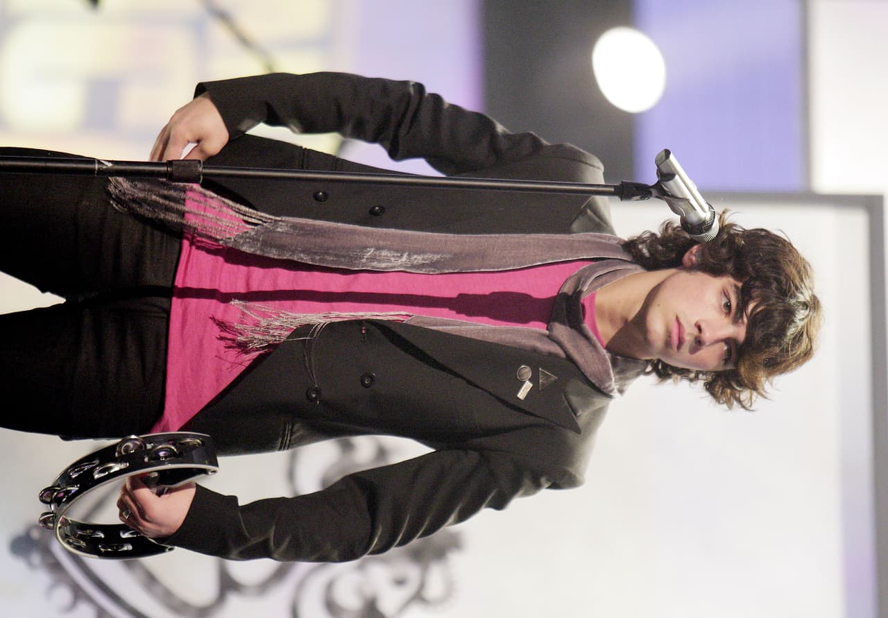 Ese mismo año sacaron su tercer disco de estudio, 'A little bit longer'.