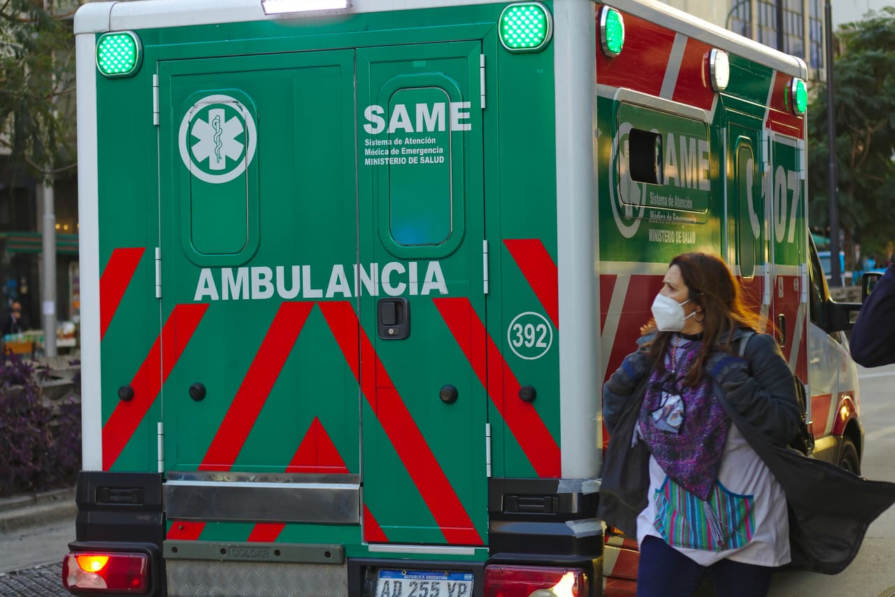 Un hombre celebraba los XV años de su hija cuando un invitado llegó a la fiesta y le disparó