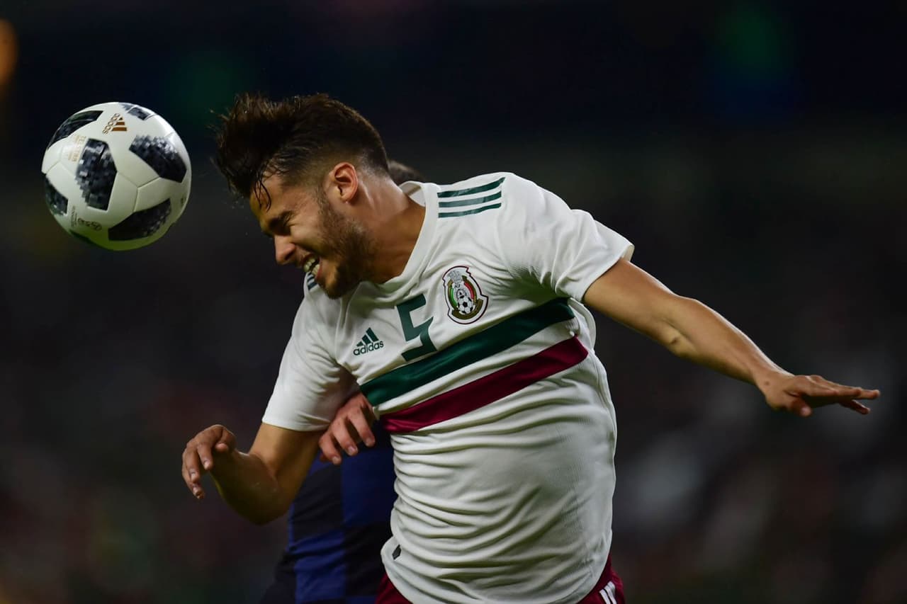 <b>DIEGO REYES - 6</b>: Desafortunado el paso de Reyes, quien ingresó de cambio por el lesionado Araujo y tuvo que salir al medio tiempo, lastimado. Mientras jugó, cubrió de manera convincente el hueco que dejó su compañero.