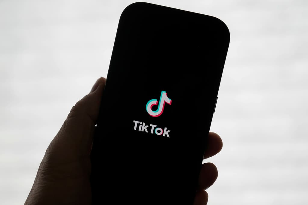 Amazon ofrece comprar TikTok, poco antes de que se venza el plazo de este sábado que prohibiría la app en EEUU: reportes