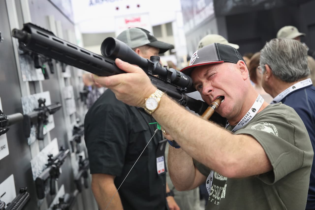 Los tribunales y los académicos coinciden: EEUU necesita prohibir las armas de asalto