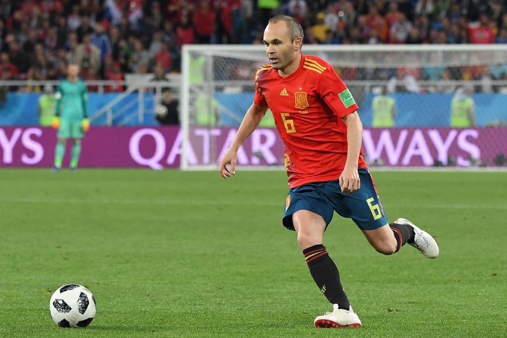 Andrés Iniesta asumió el liderazgo para llevar a España a empatar y buscar la remontada.