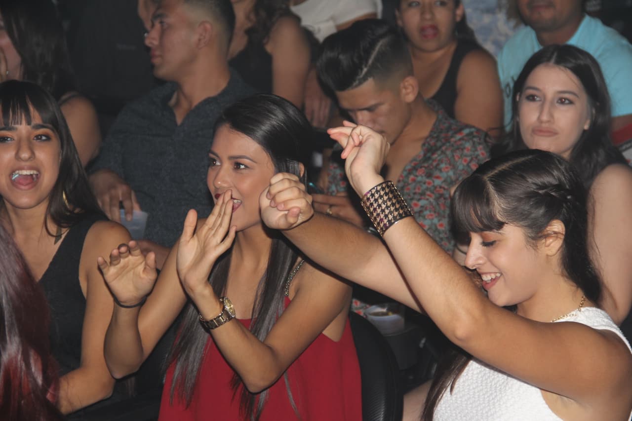 Con sus más recientes éxitos “Mil veces te quiero” y “Qué machín”, la Banda Rancho Viejo puso a bailar a toda su fanaticada en el Concierto Privado de la 105.9 y Univisión Arizona.