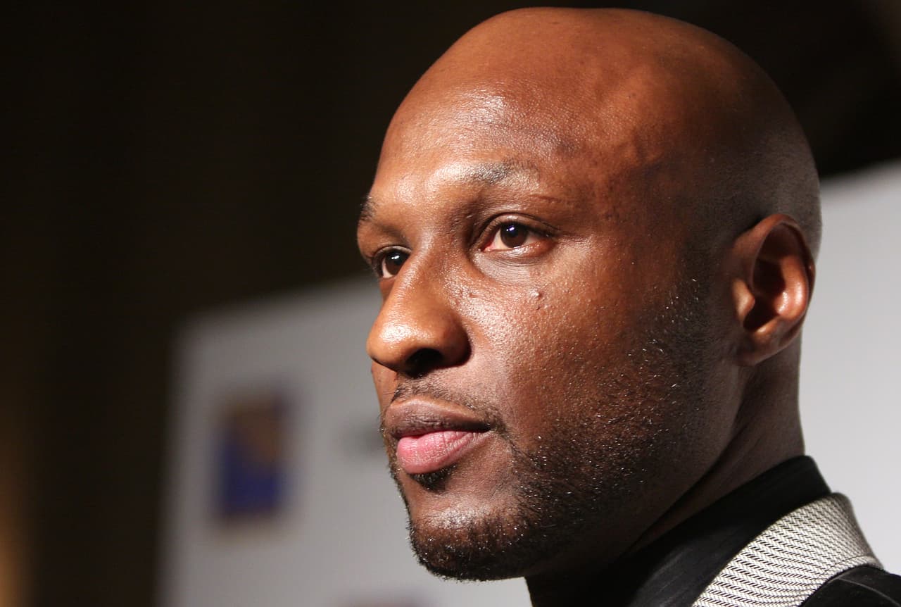 Lamar Odom fue trasladado la noche del lunes 19 de octubre en helicóptero de Las Vegas a un centro de rehabilitación en Los Ángeles.