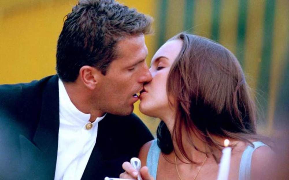 La actriz acusó al actor de haber vendido su video íntimo a una televisora mexicana, Soberón siempre lo ha negado rotundamente.