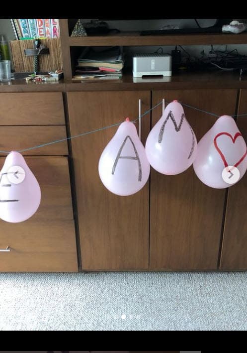 La celebración de los jóvenes hacia su madre se suscita a casi un mes de que ella reveló que los chicos volvieron a estar en contacto con 
<b><a href="https://www.univision.com/famosos/lety-calderon-hijos-juan-collado-contacto-dia-del-padre" target="_blank">su padre, el abogado Juan Collado. </a></b>
<br>