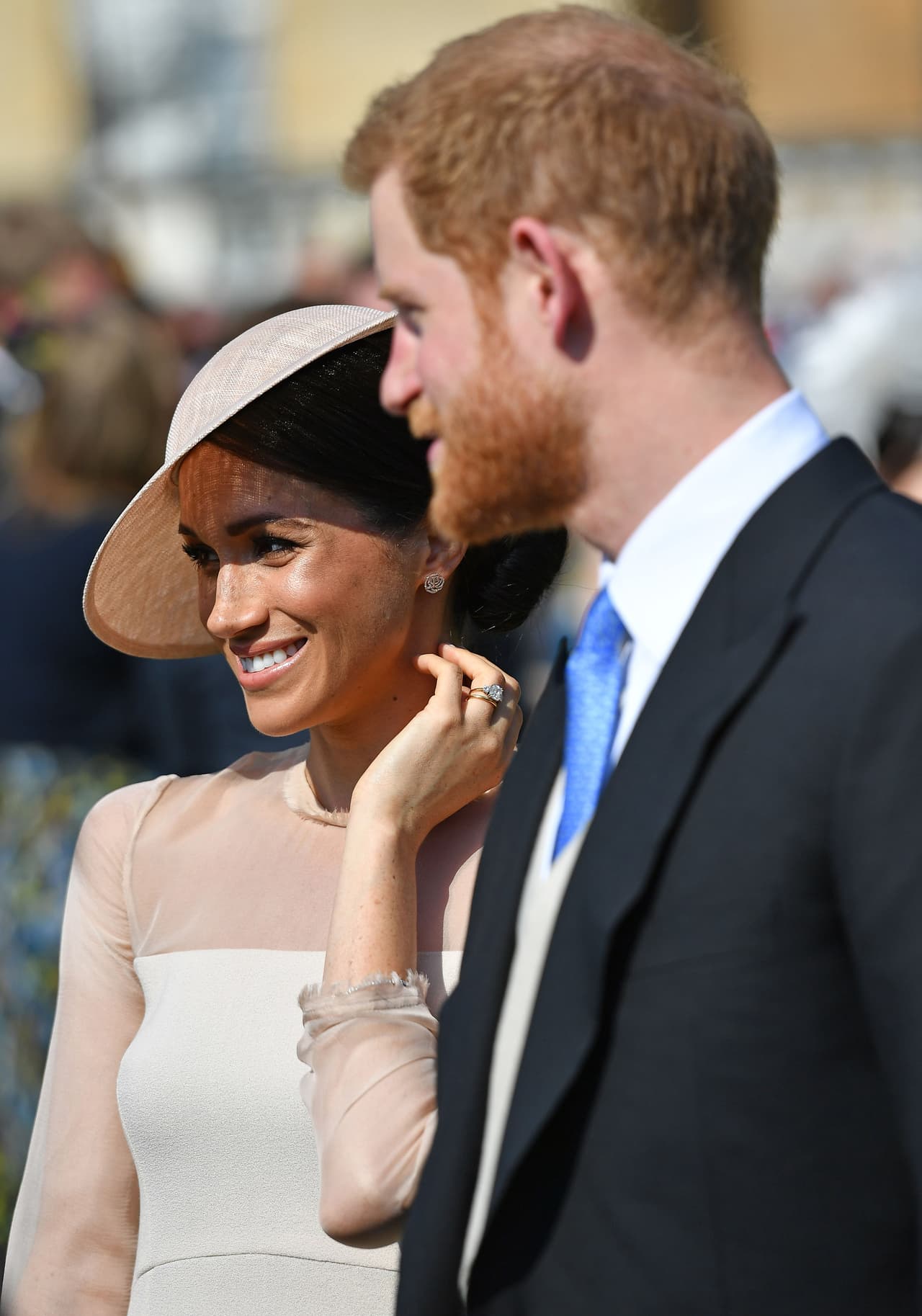 Tres días después de su boda en el castillo de Windsor, los duques de Sussex, 
<b>Harry de Inglaterra</b> y 
<b>Meghan Markle</b>, participaron de su primer evento oficial como esposos y robaron protagonismo.