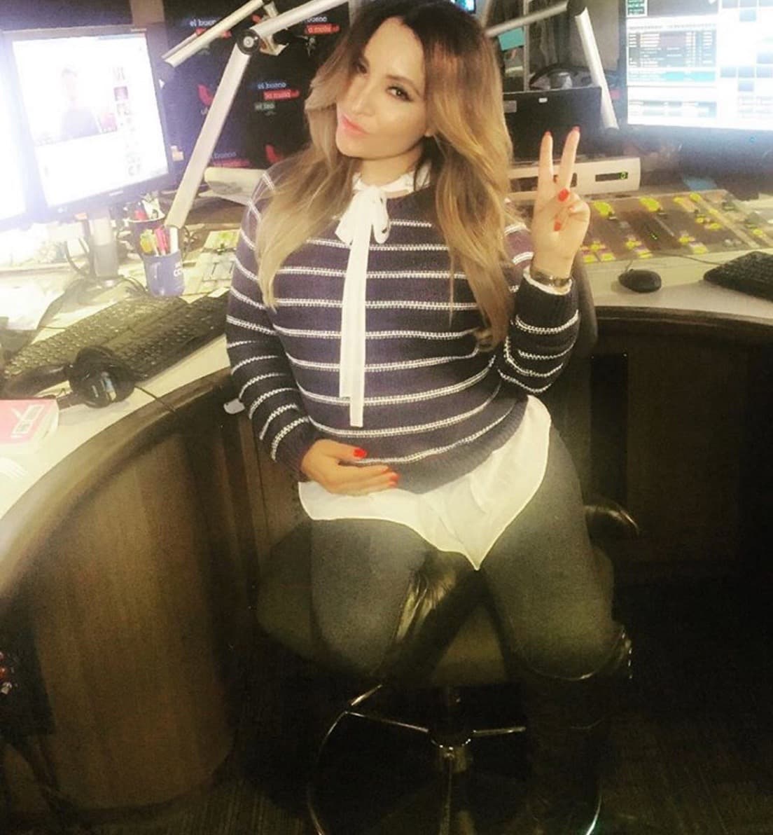 Durante la espera, la locutora nunca paró de estar al aire en 'El Bueno, La Mala y El Feo'.