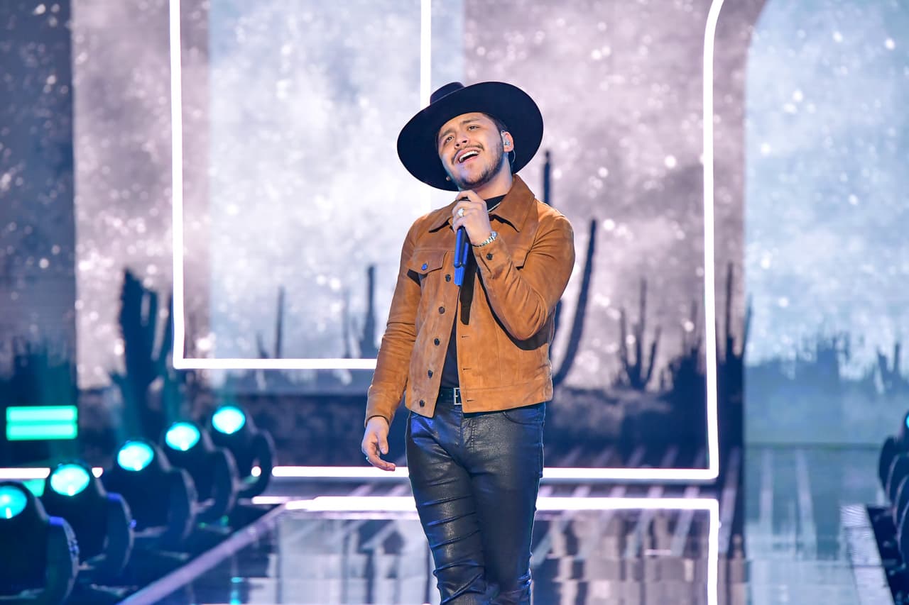 Christian Nodal le inyecta romanticismo a la intensa Gran Final de Reina de la Canción