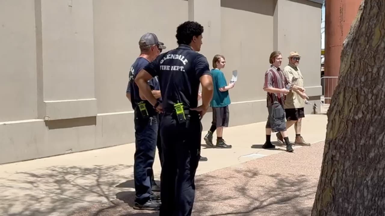 Kamala Harris, candidata demócrata a la presidencia, y su compañero de fórmula Tim Walz visitan Arizona como parte de su gira electoral rumbo a las elecciones generales de noviembre.