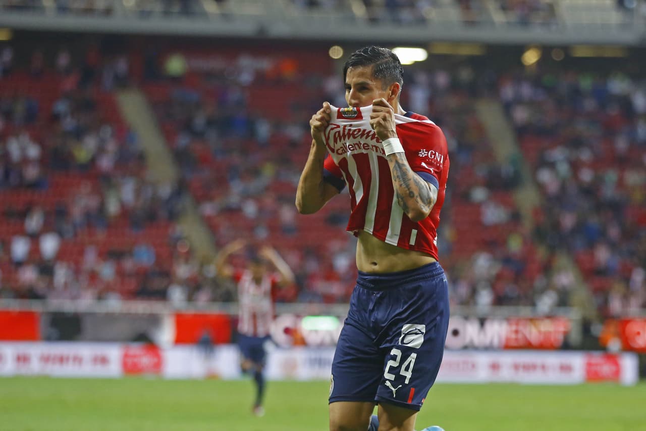 Chivas encuentra agónico empate ante Atlas y el Clásico Tapatío termina 1-1.