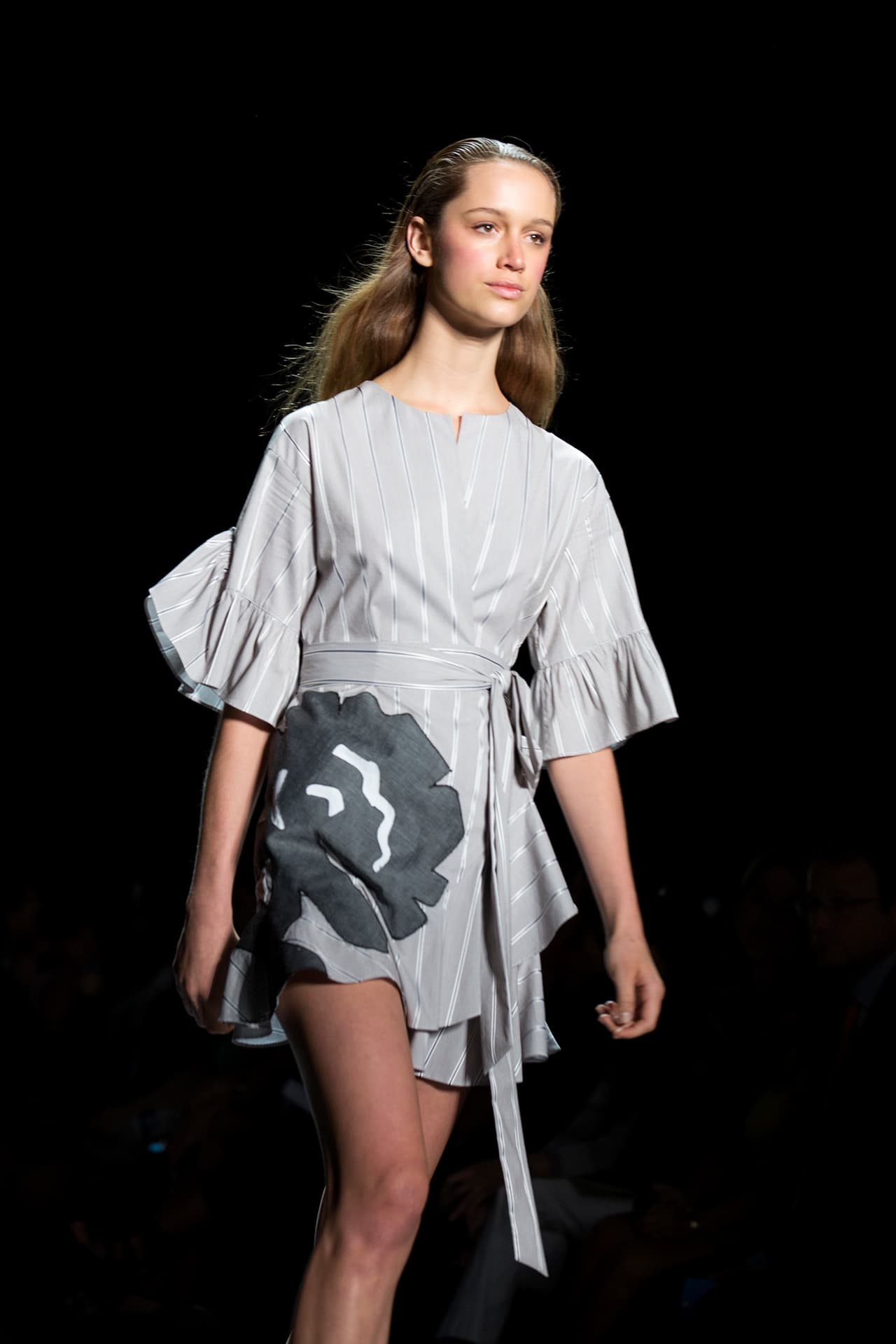 Vivienne Tam apostó para la colección primavera- verano 2016 por prendas que marcan el estilo de vida de las mujeres chic. La diseñadora no deja de lado sus raíces y deja una parte de China en su temporada. En su paso por el NYFW dejó encantados a los presentes con su moda fresca y vanguardista. Diseñador Vivienne Tam. NYFW, Spring/Summer 2016 - 14/09/2015.