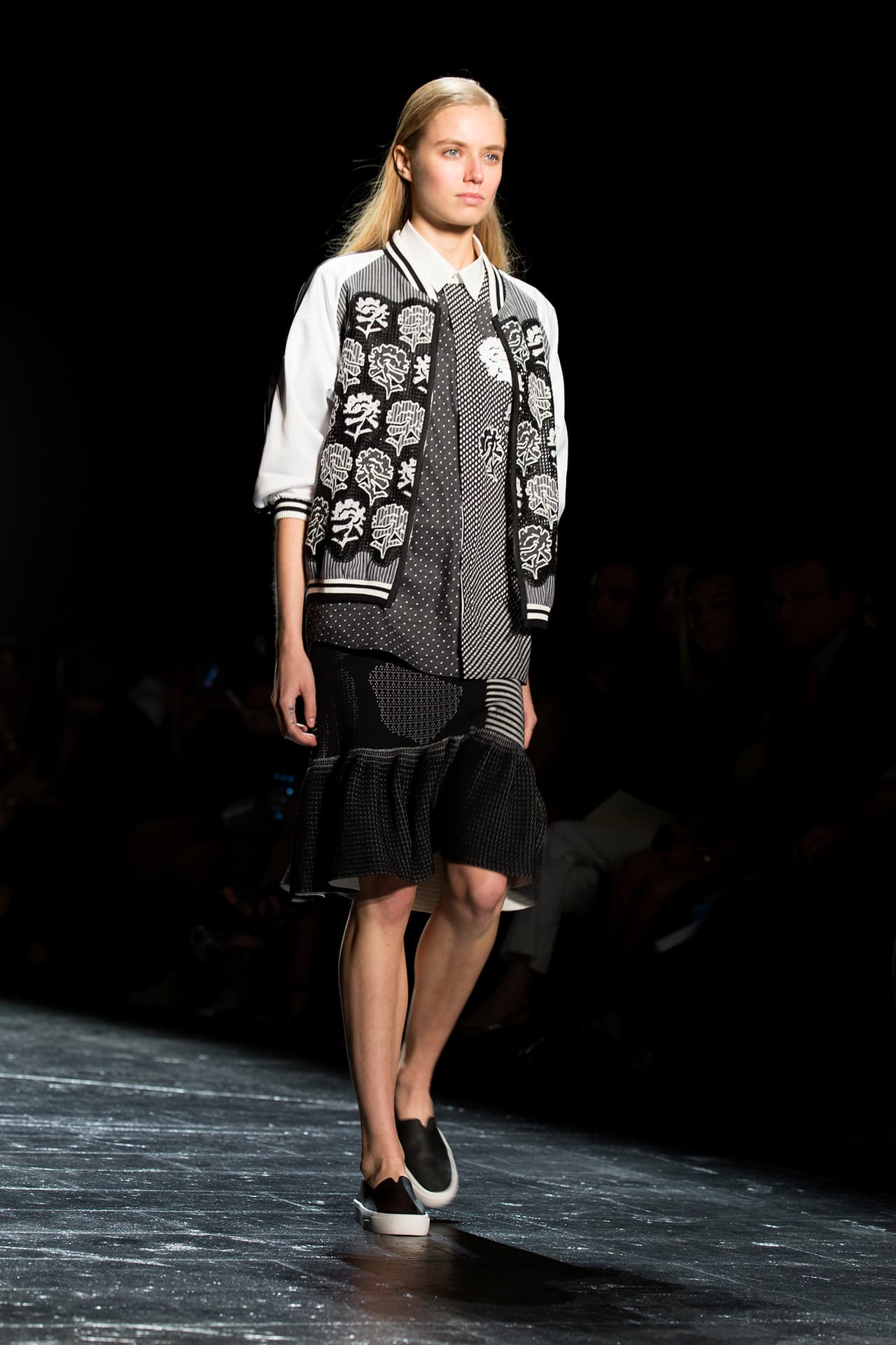 Vivienne Tam apostó para la colección primavera- verano 2016 por prendas que marcan el estilo de vida de las mujeres chic. La diseñadora no deja de lado sus raíces y deja una parte de China en su temporada. En su paso por el NYFW dejó encantados a los presentes con su moda fresca y vanguardista. Diseñador Vivienne Tam. NYFW, Spring/Summer 2016 - 14/09/2015.