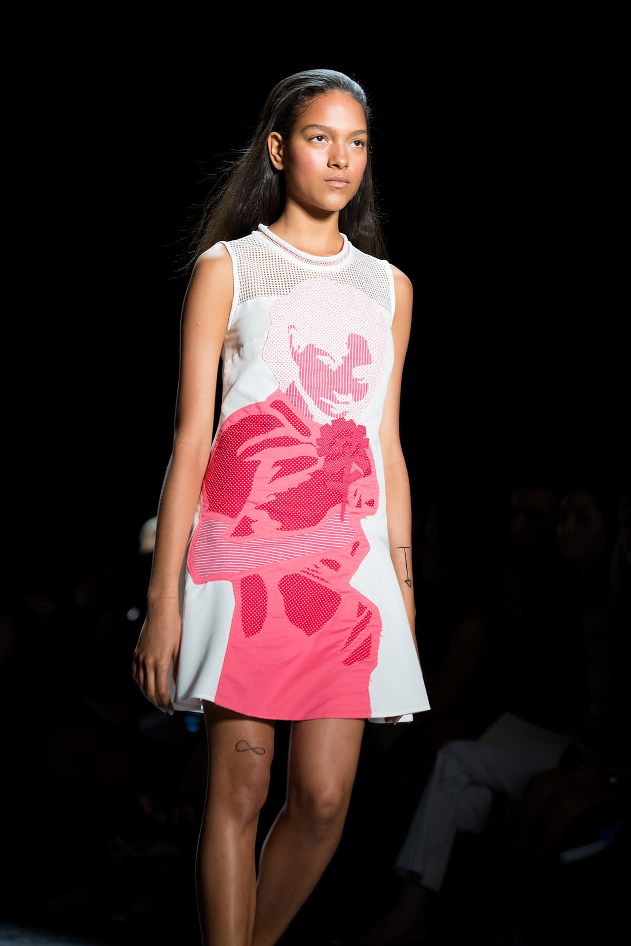 Vivienne Tam apostó para la colección primavera- verano 2016 por prendas que marcan el estilo de vida de las mujeres chic. La diseñadora no deja de lado sus raíces y deja una parte de China en su temporada. En su paso por el NYFW dejó encantados a los presentes con su moda fresca y vanguardista. Diseñador Vivienne Tam. NYFW, Spring/Summer 2016 - 14/09/2015.