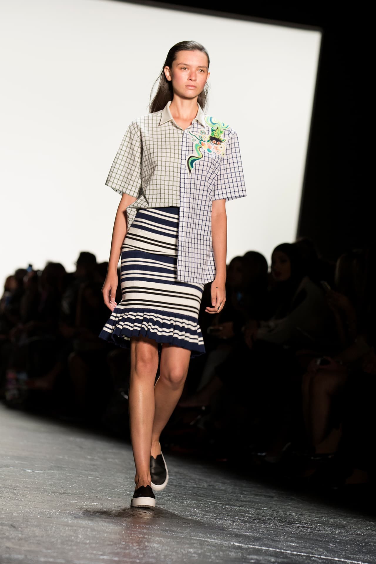 Vivienne Tam apostó para la colección primavera- verano 2016 por prendas que marcan el estilo de vida de las mujeres chic. La diseñadora no deja de lado sus raíces y deja una parte de China en su temporada. En su paso por el NYFW dejó encantados a los presentes con su moda fresca y vanguardista. Diseñador Vivienne Tam. NYFW, Spring/Summer 2016 - 14/09/2015.