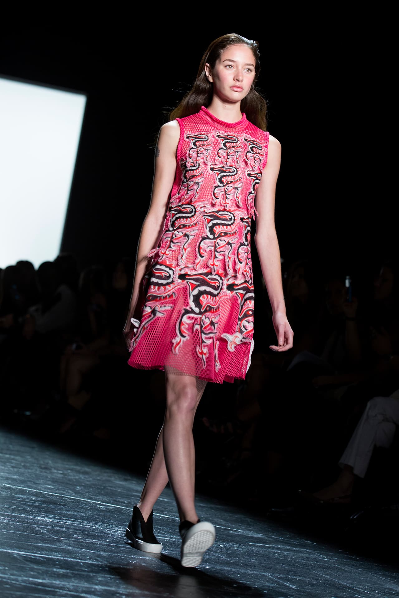 Vivienne Tam apostó para la colección primavera- verano 2016 por prendas que marcan el estilo de vida de las mujeres chic. La diseñadora no deja de lado sus raíces y deja una parte de China en su temporada. En su paso por el NYFW dejó encantados a los presentes con su moda fresca y vanguardista. Diseñador Vivienne Tam. NYFW, Spring/Summer 2016 - 14/09/2015.